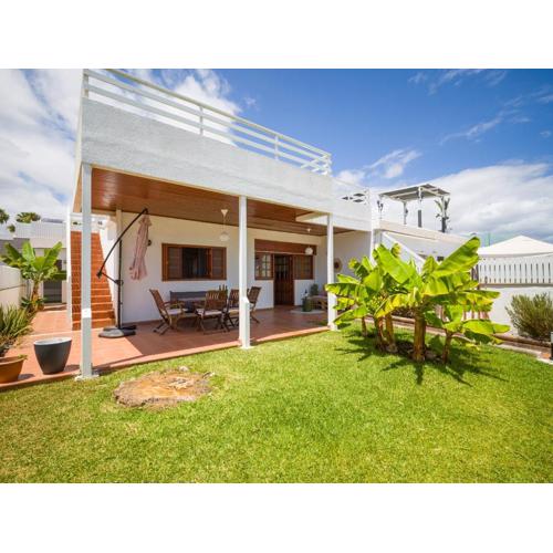 Banana House in Top Location by CanaryScape