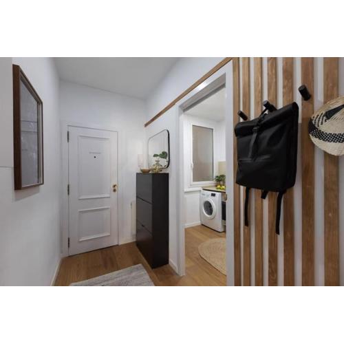 Bantu - 1 bedroom and balcony in Eixample Esquerra