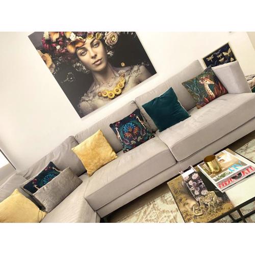 Barcelona Chic Apartments- Free PARKING - 10 min from BCN city centre by metro