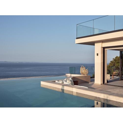 Bardo Villa, Endless Blue with Heated Pool, By ThinkVilla