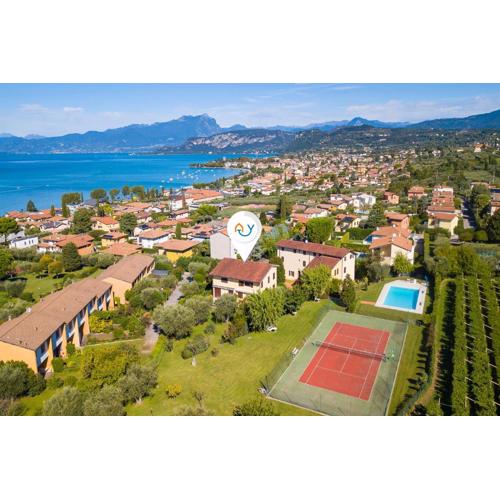Bardolino Garden Pool & Tennis on the lake - Happy Rentals