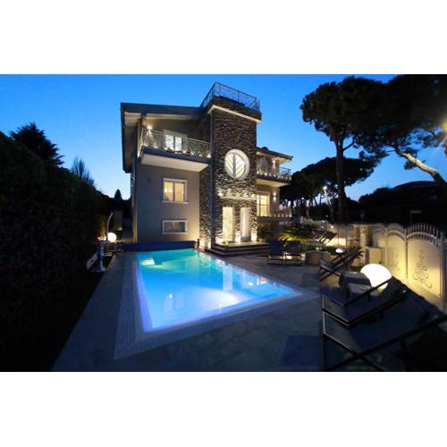 B&B Bellavista Exclusive in zona centrale con piscina riscaldata e Jacuzzi vista lago