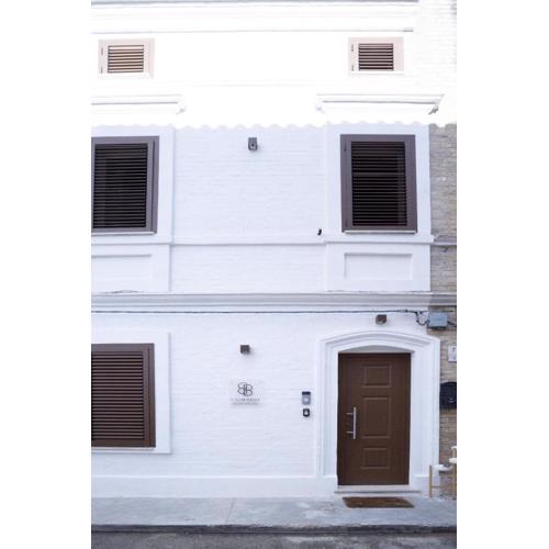 B&B l\