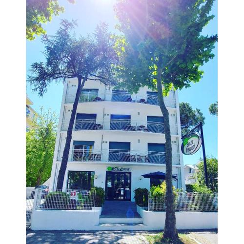 B&B Riccione SENZA PENSIERI