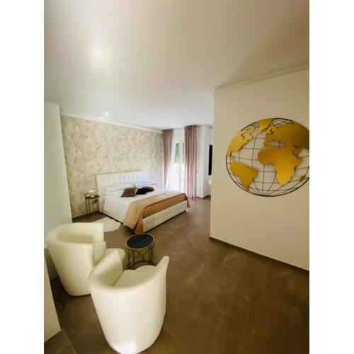 b&b THE WORLD