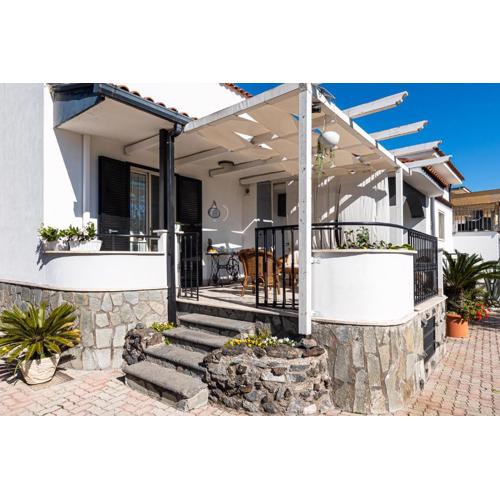 B&B VESUVIAN STONE