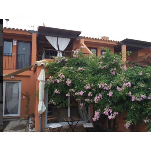 Beach apartment garden and wifi