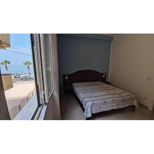 Beach Apartments & Rooms