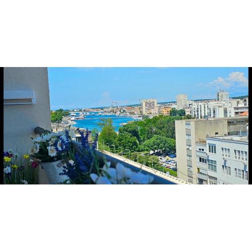 Beach Days-Panoramic city/sea view apartment