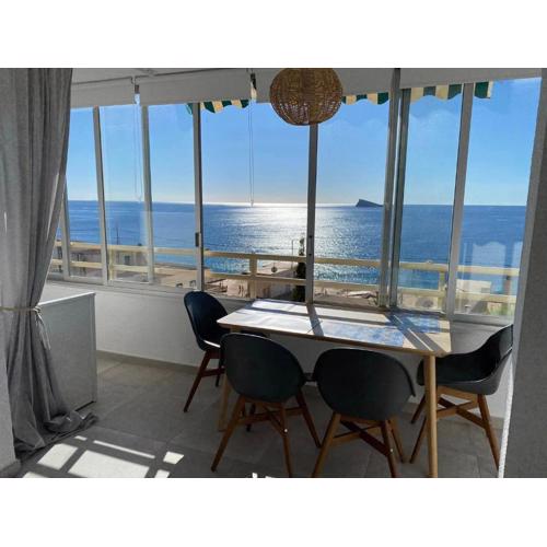 Beach front apartament with beautiful sea view