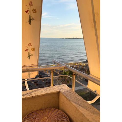 Beach Front Apartment Pedonale
