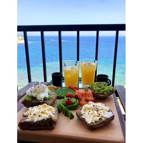Beach front High End apartment, direct sea views.