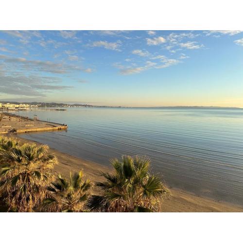 Beach front Superior Apartment
