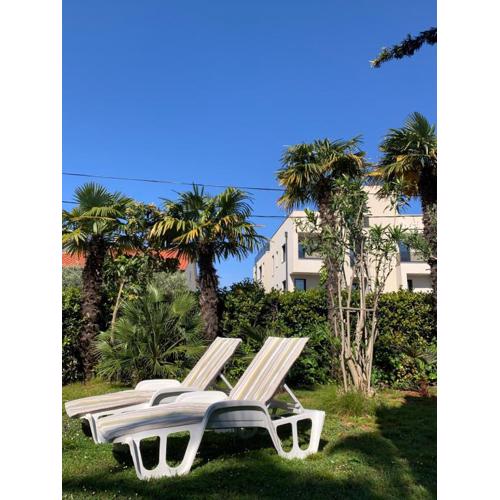 Beach & Garden