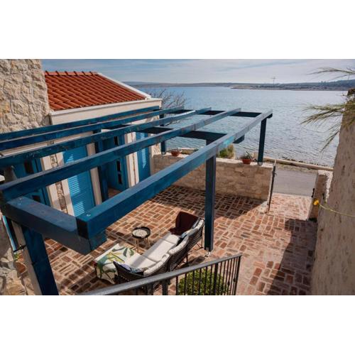 BEACH HOUSE CASKA