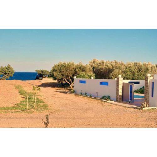 Beach Pearl - Beach Front House with Private Pool