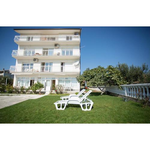 Beach Studio Apartment Tina