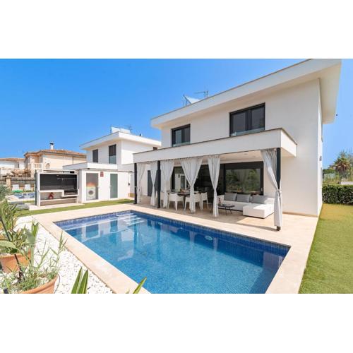Beach Villa Cosins 1 Mel by Sealand Villas