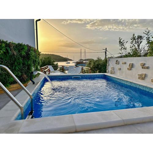 Beach Villa Ema