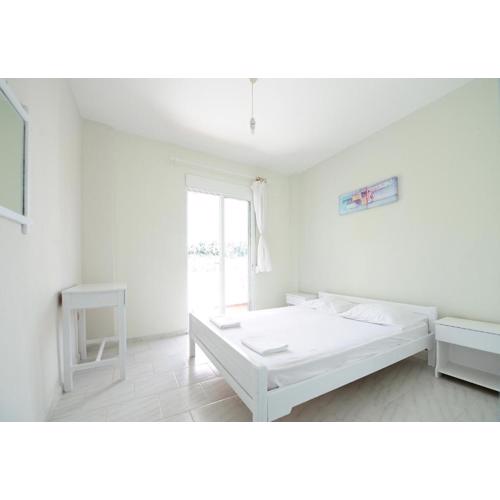Beachfront 1BR Apt 70m from the beach