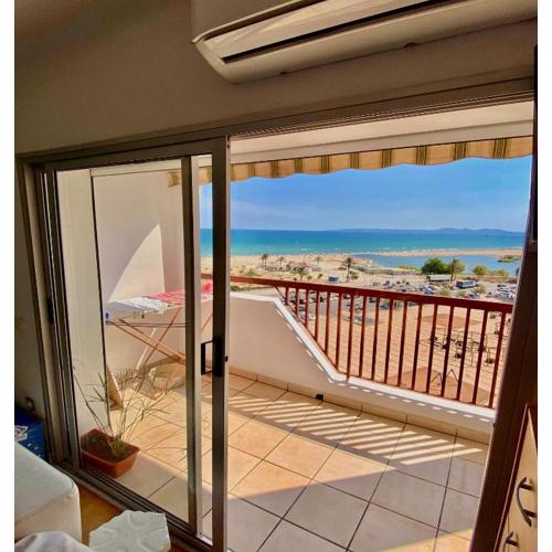 Beachfront 1st line 56 sqm 3-5 persons Delta-Muga Albatross