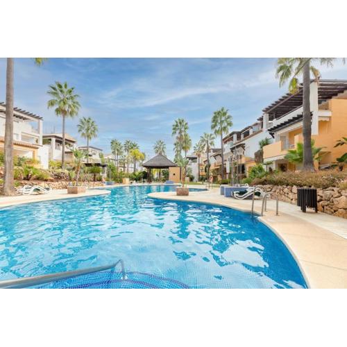 Beachfront 2 bedroom apt on best beach! RDR351