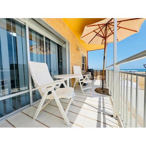 Beachfront apartment - La Mata