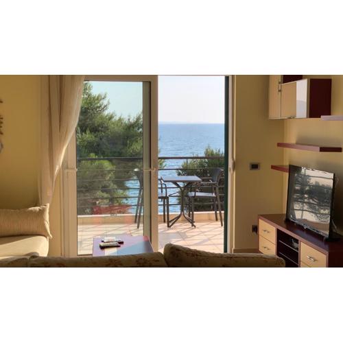 Beachfront Apartment - Sarandë