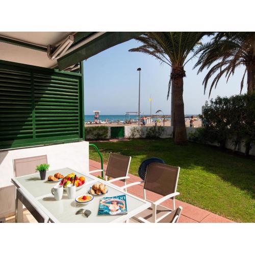 Beachfront Apartment Las Burras FA03