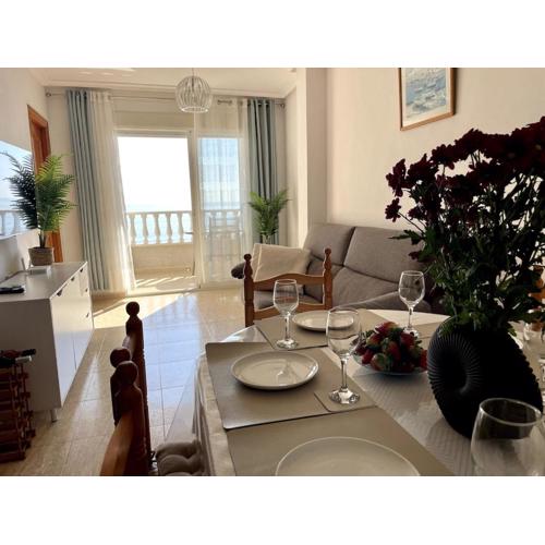 Beachfront apartment, sea view, pool, close to bars and restaurants