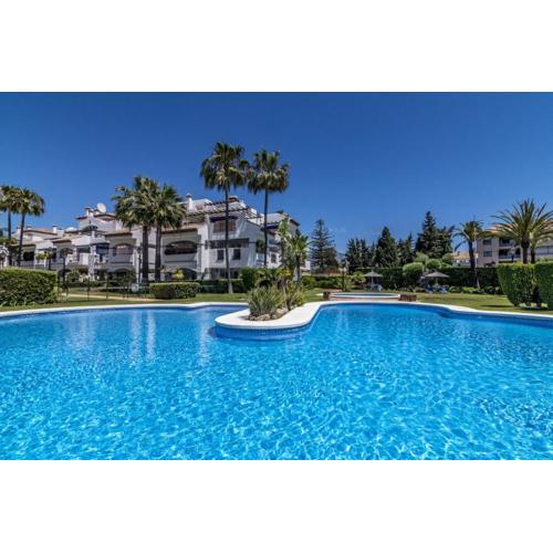 Beachfront Apartment with Parking San Pedro Alcántara Playa 5 MIN Puerto Banús