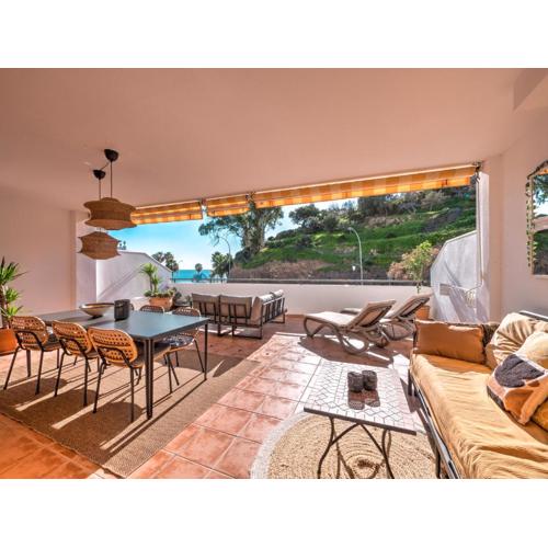 Beachfront apartment with sea view at Burriana beach, Nerja