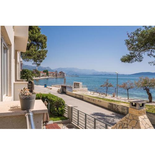 Beachfront Apartments Gabine