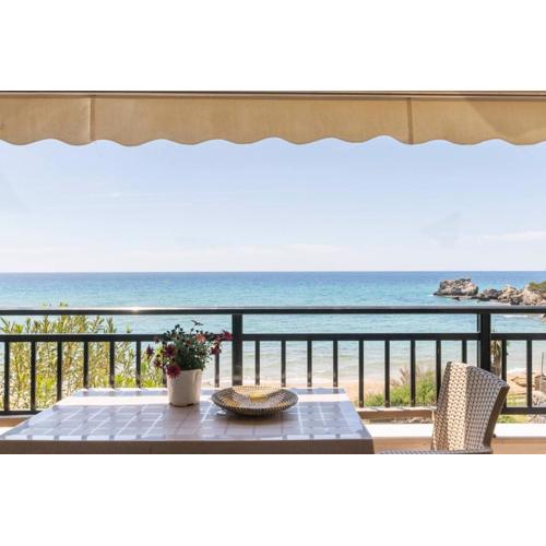 Beachfront balcony Marinas Home 2 New Era in Holidays