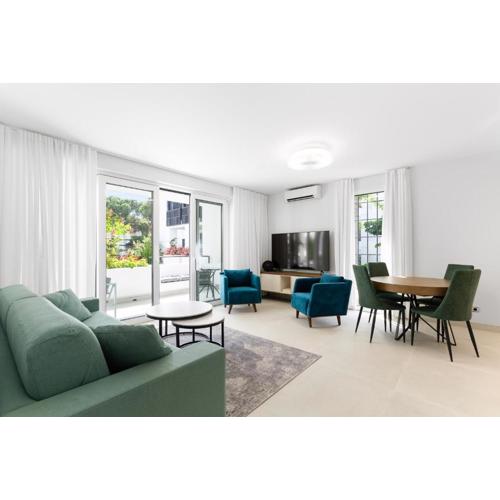 Beachfront Complex Jardines de las Golondrinas Elviria