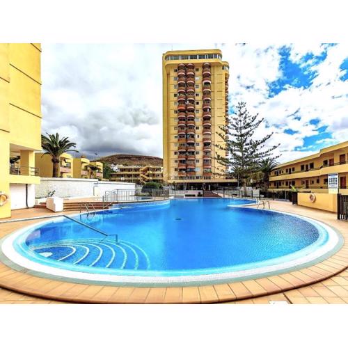 Beachfront Goldenmile Piramides Apartment