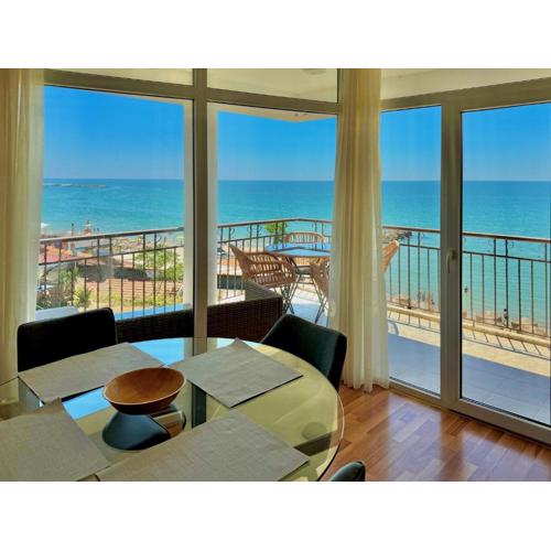 Beachfront Havana