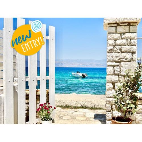 Beachfront House Christina with private heatable pool by DadoVillas