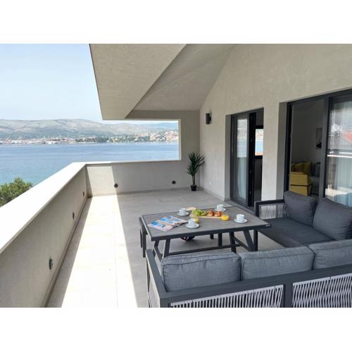 Beachfront house Olbia with private parking