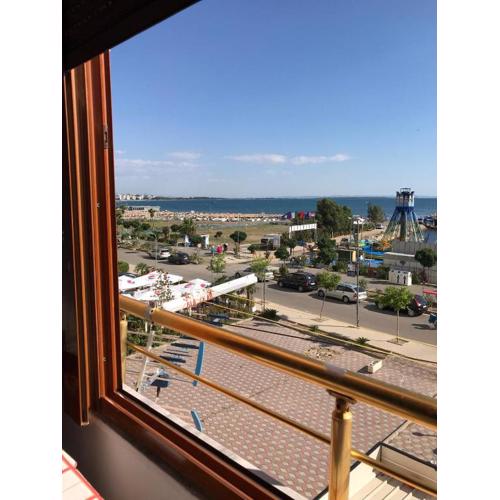 Beachfront & Park View Apartment