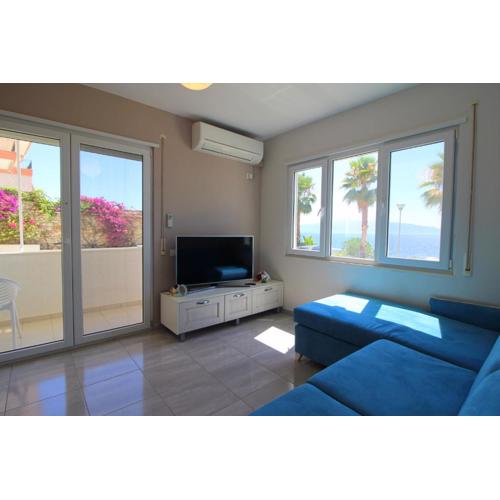 Beachfront Sion Sarande Apartment 2