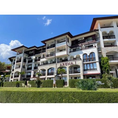 Beachfront Studio Apartment in Marina Dinevi