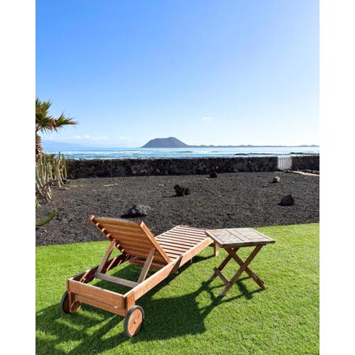 BeachFront Villa - La Casa del Mar