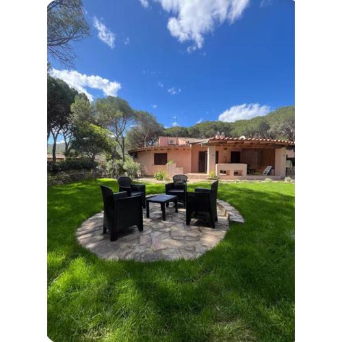 Beachfront Villa- 2BR - Garden- WiFi -AC - Parking