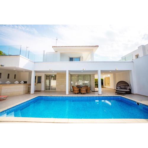 Beachfront Villa Larnaka Dhekelia with Pool