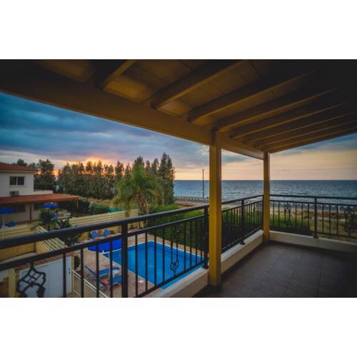 Beachfront Villa Thomas 5