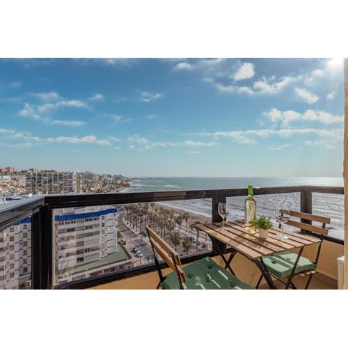 Beachfront with Spectacular views and Swimming pool