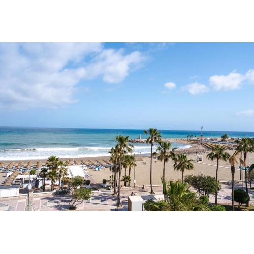 Beachside Getaway in Puerto Banús 3-Bedroom Apartment in Playa Rocío