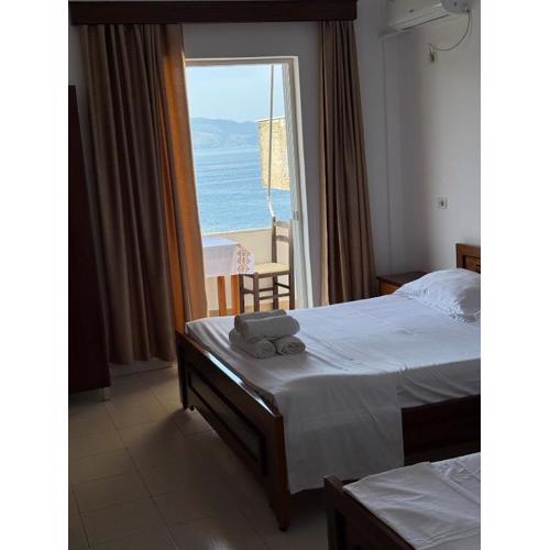 Beachside Golden Stay