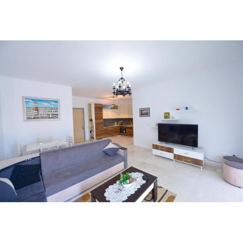 Beachside Hill Apartment